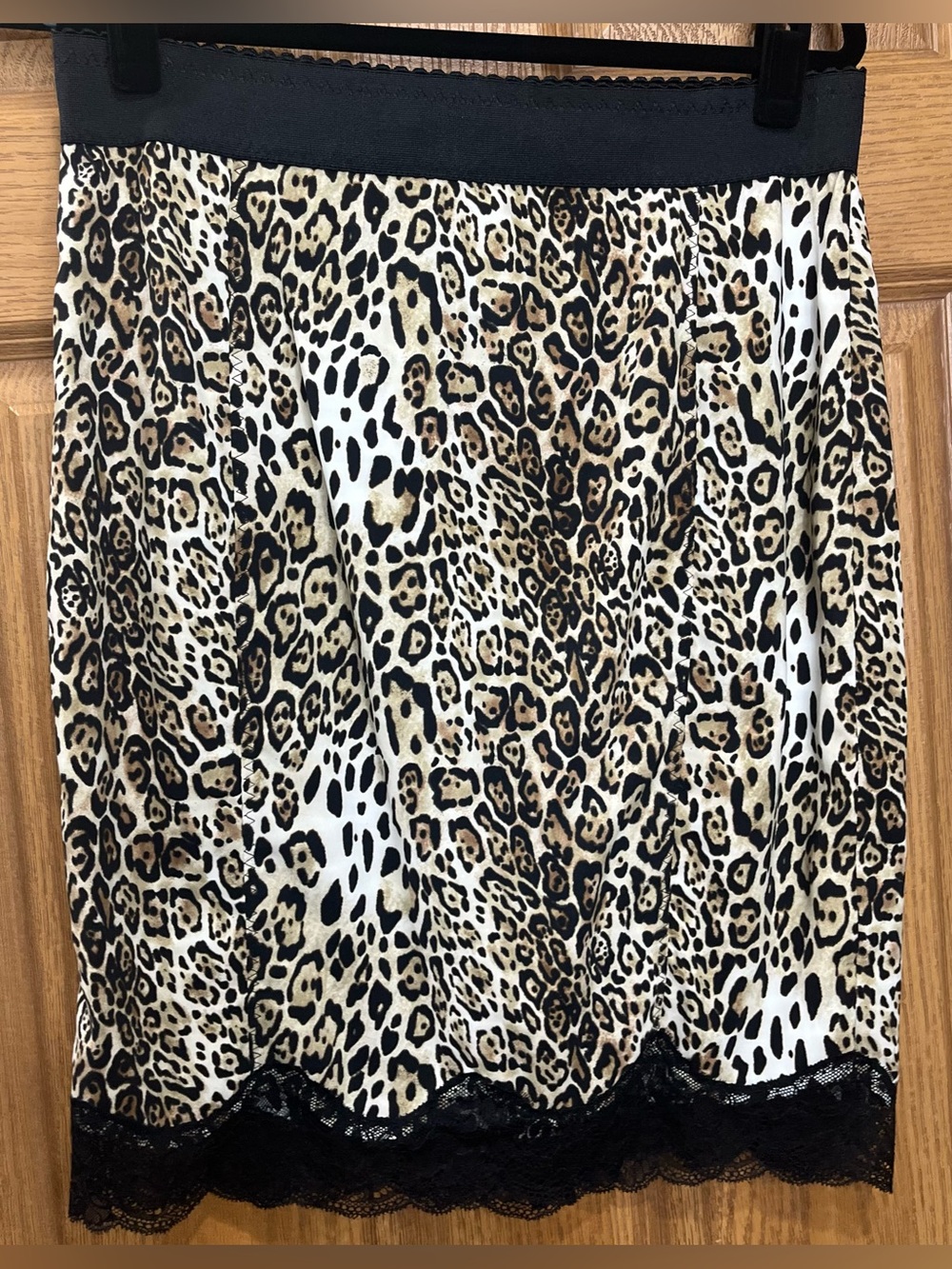 Leopard Print Lace-Hem Pencil Skirt - Black/Beige
